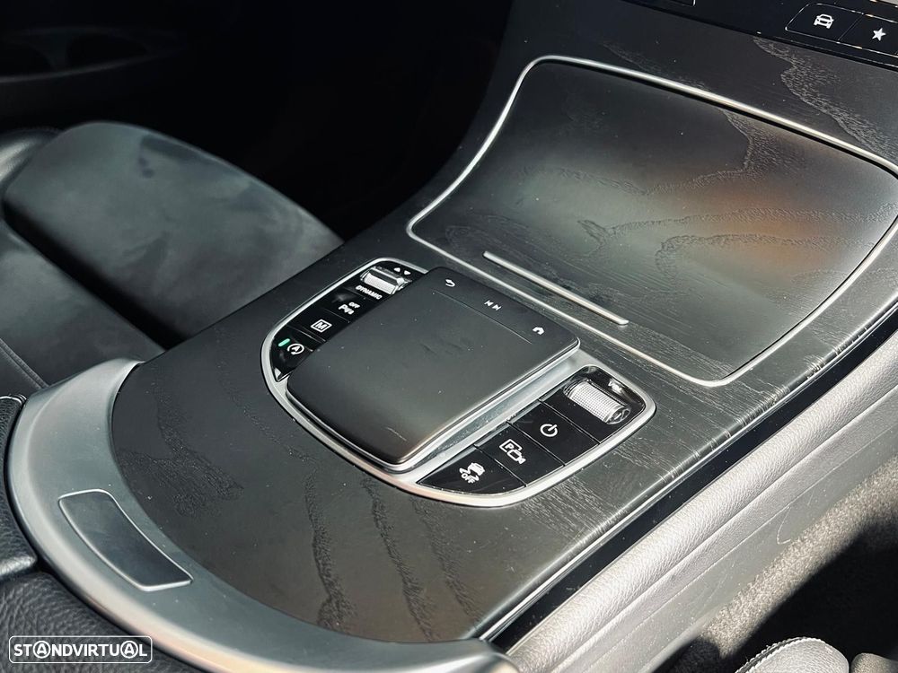 Mercedes-Benz GLC 220 d 4Matic 9G-TRONIC AMG Line Plus - 27