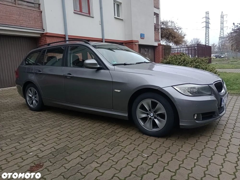 BMW Seria 3 318d DPF - 12