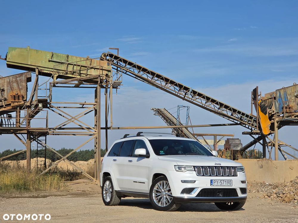 Jeep Grand Cherokee - 30