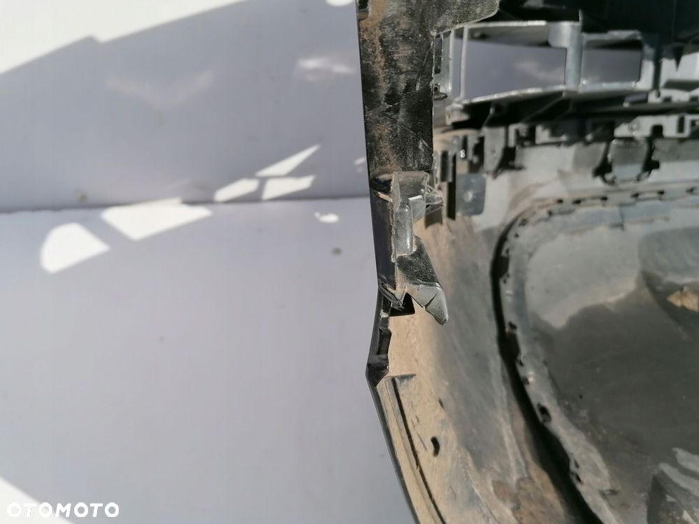 Zderzak tylni AUDI Q3 8U0 11-14r - 13