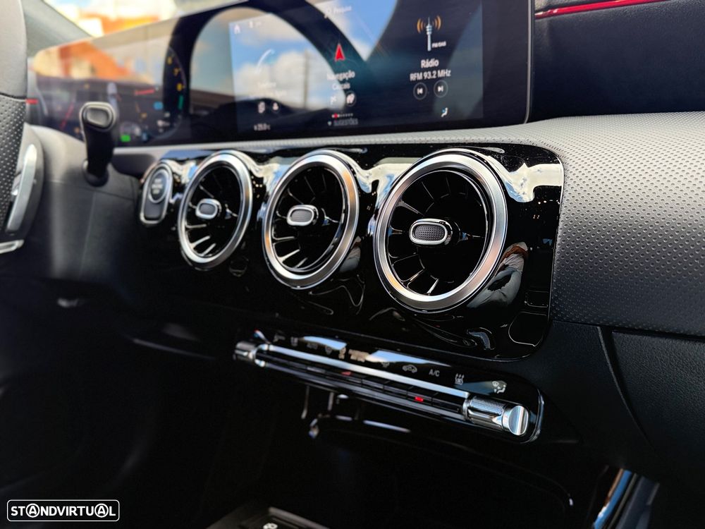 Mercedes-Benz CLA 250 e 8G-DCT AMG Line - 14