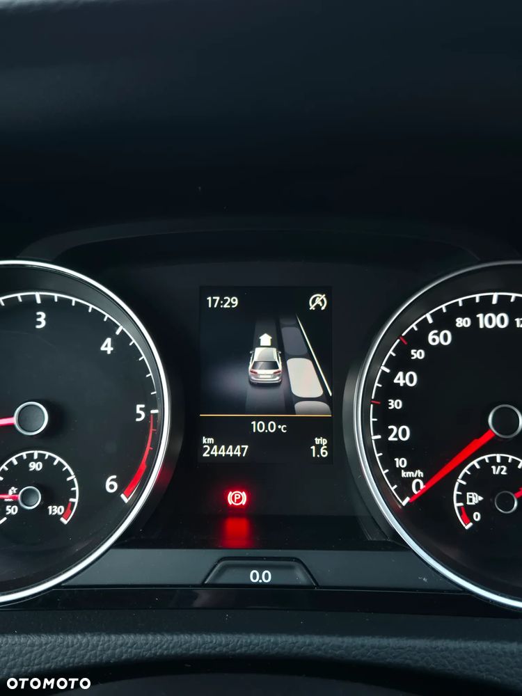 Volkswagen Golf 1.6 TDI BlueMotion Technology Cup - 29