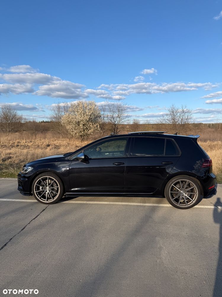 Volkswagen Golf - 2