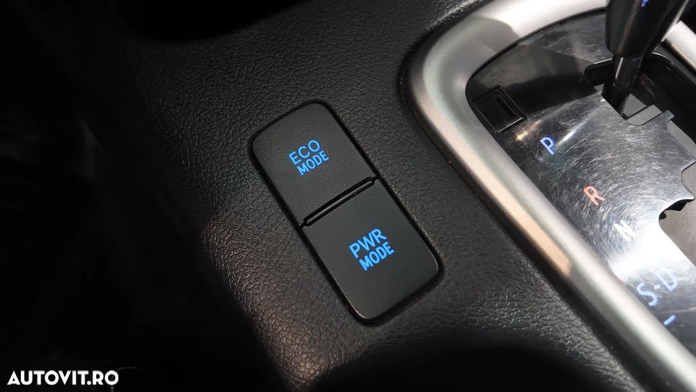 Toyota Hilux 2.4D 150CP 4x4 Double Cab AT Style - 30