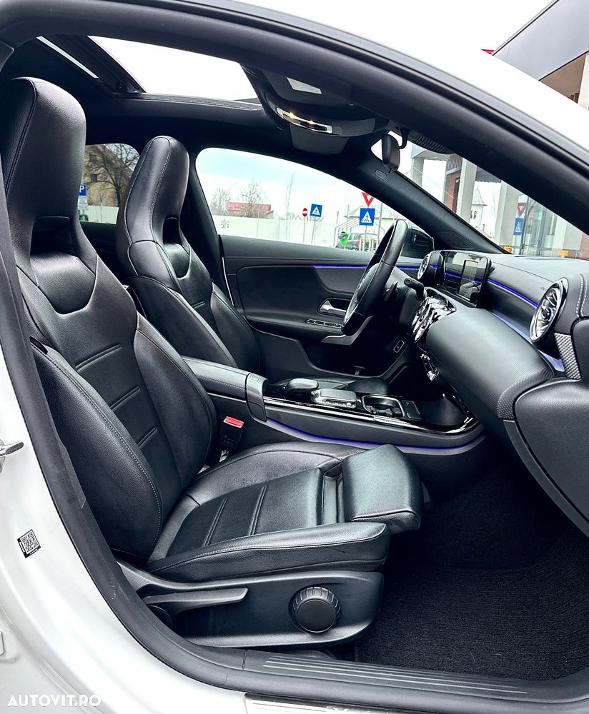 Mercedes-Benz CLA 200 - 30