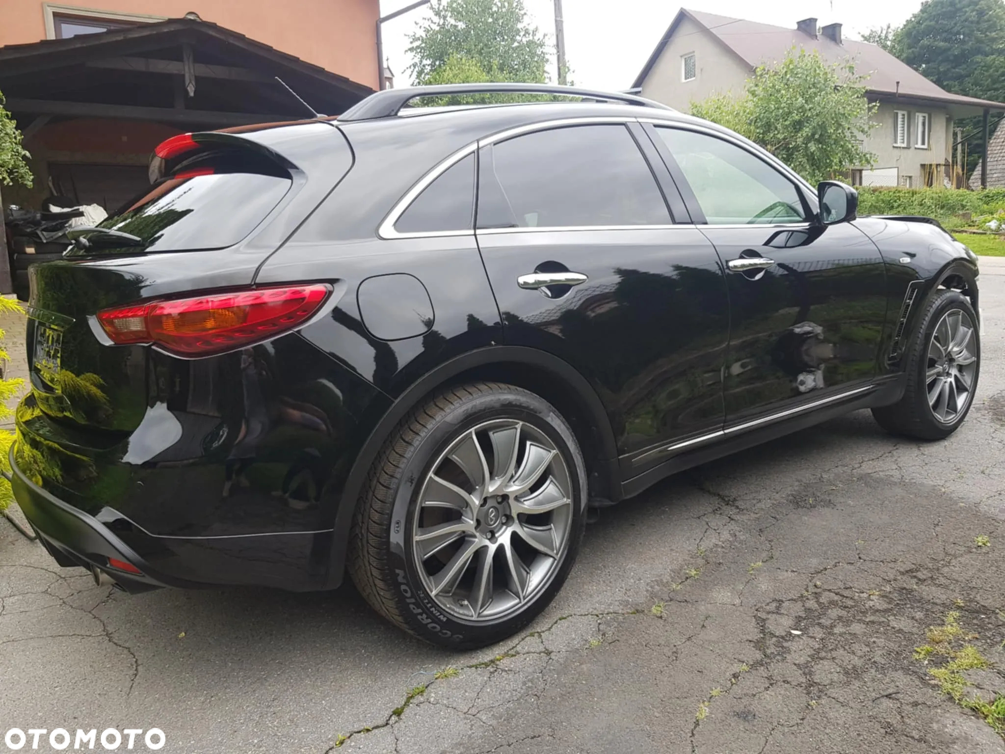 Infiniti QX70 - 4