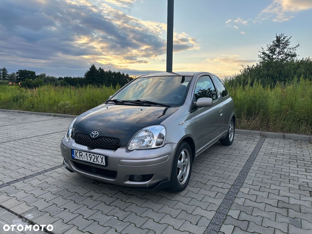 Toyota Yaris - 1