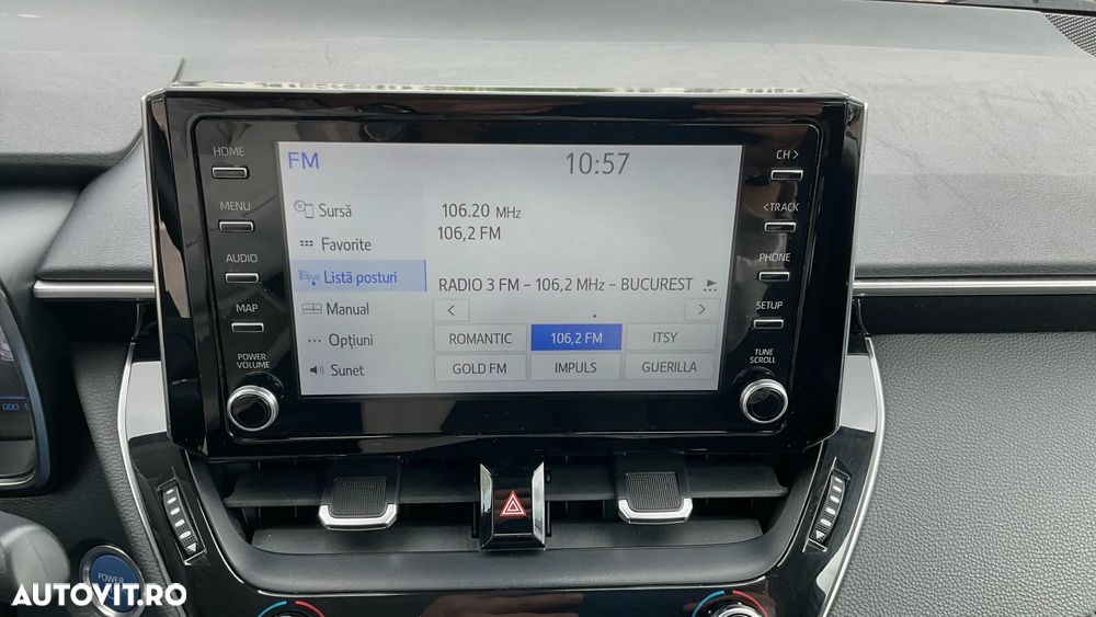 Toyota Corolla 1.8 HSD Business - 33
