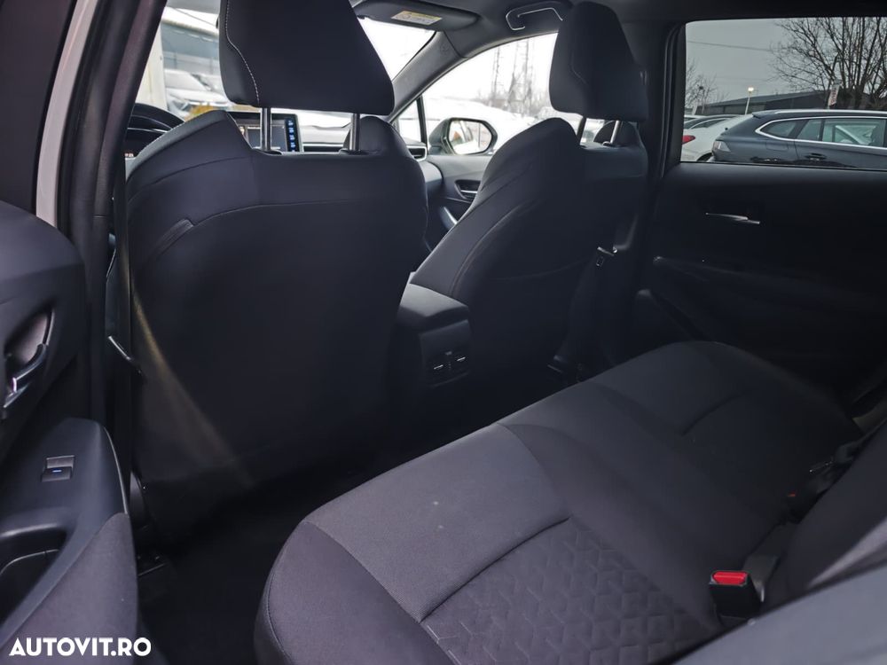 Toyota Corolla 1.8 HSD Dynamic - 29