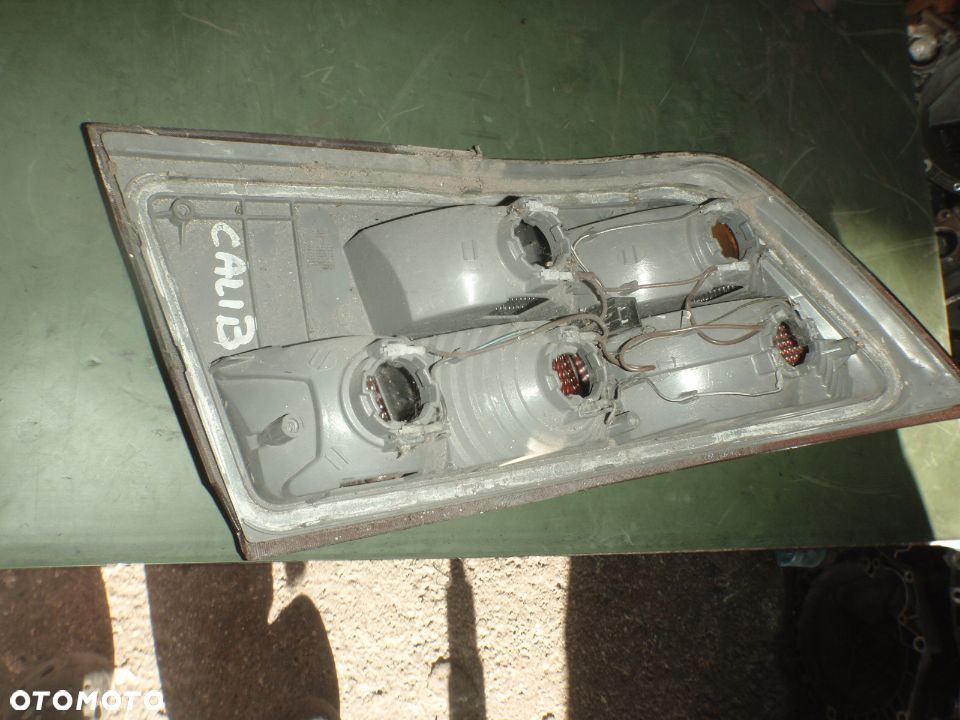 lampa lampka kabiny tył tylna lewa opel calibra lewa Posiadam prawie wszystkie części do tego modelu - 2