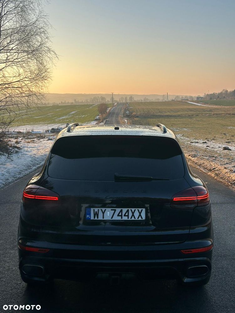 Porsche Cayenne - 4