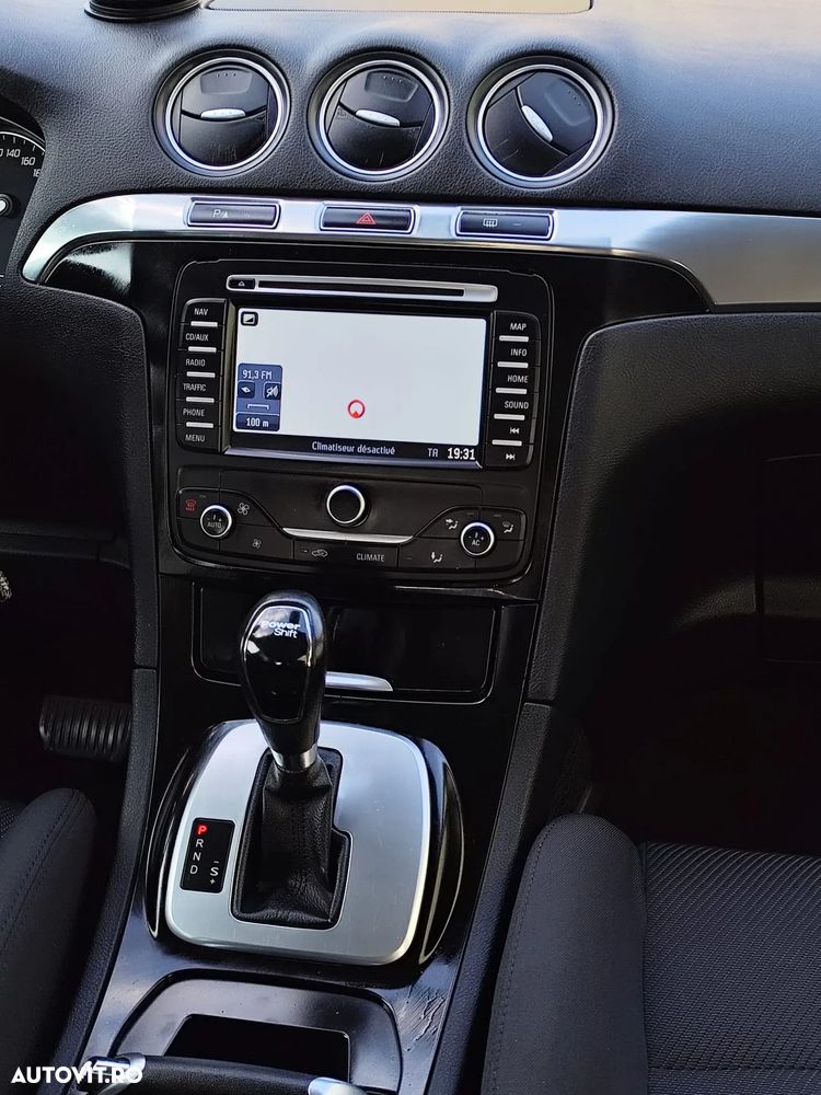 Ford S-Max - 13
