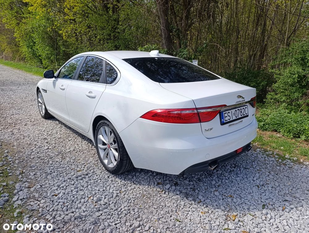 Jaguar XF 25t Prestige - 1