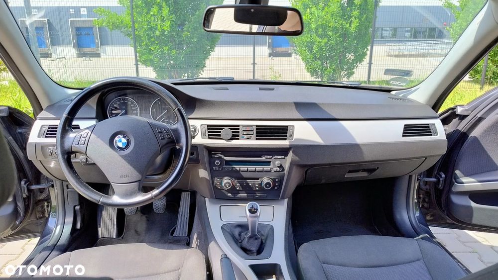 BMW Seria 3 318d DPF - 14