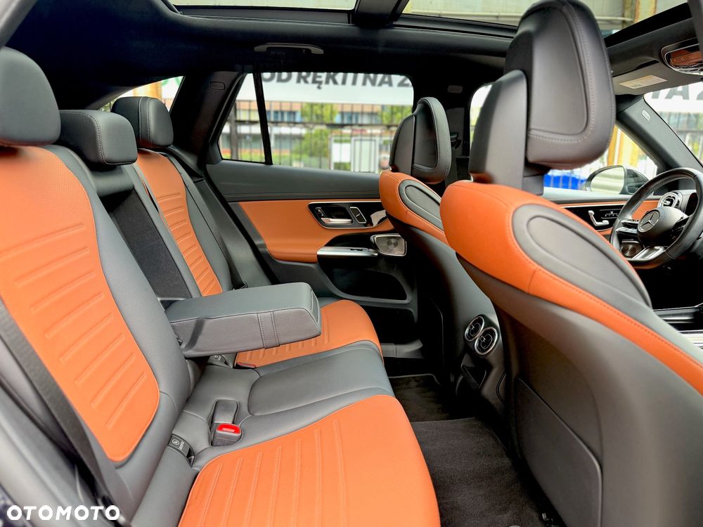 Mercedes-Benz GLC 300 4Matic 9G-TRONIC AMG Line Advanced - 21