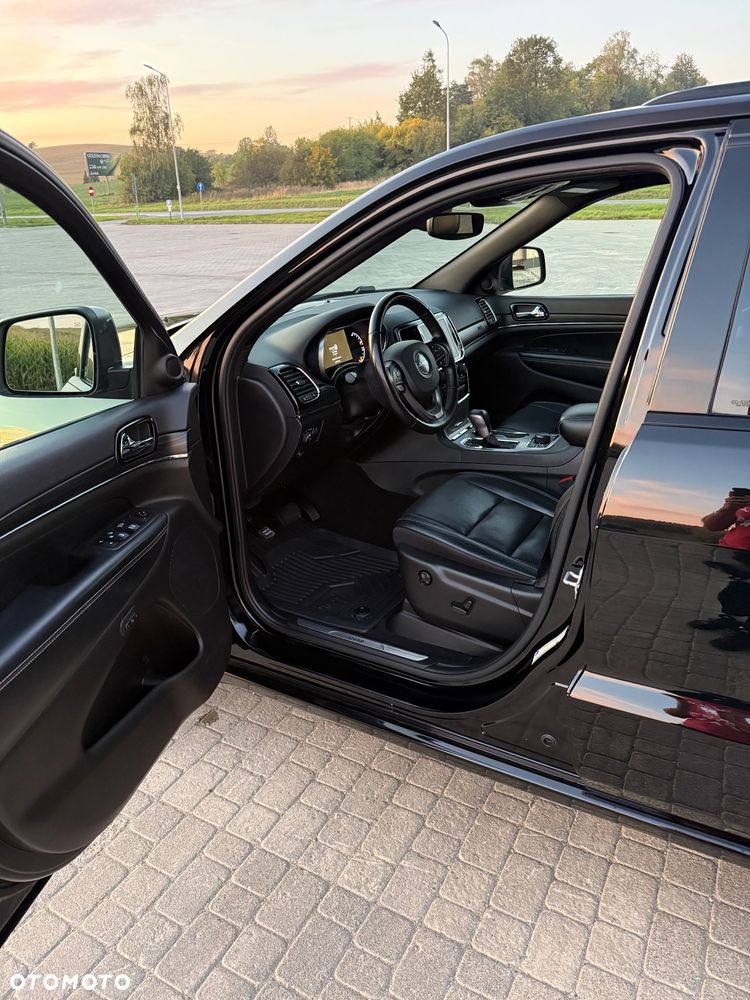 Jeep Grand Cherokee - 16