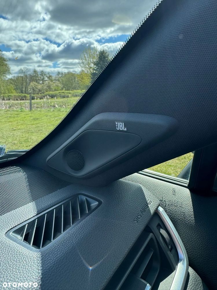 Toyota RAV4 2.5 Hybrid Black Edition by JBL 4x4 - 12