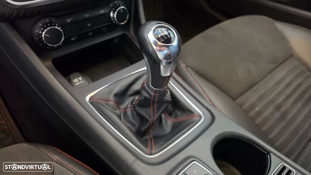 Mercedes-Benz A 180 d AMG Line - 48