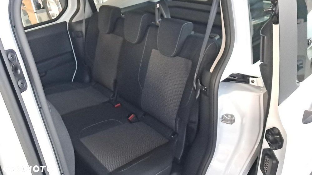 Ford Tourneo Courier - 10