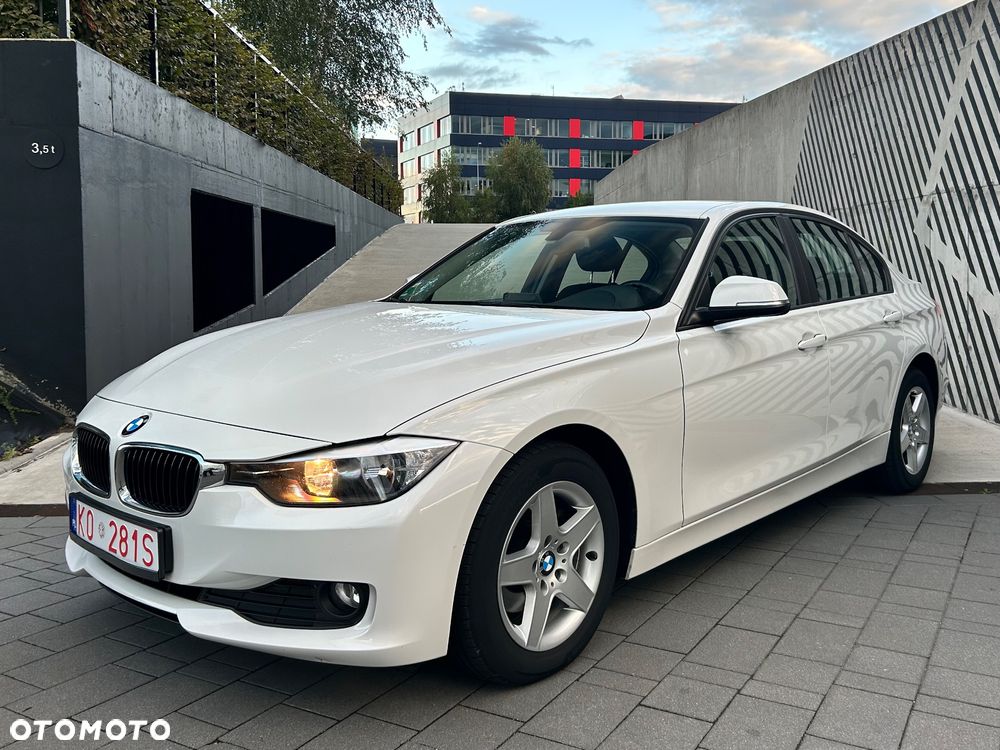 BMW Seria 3 316i - 1