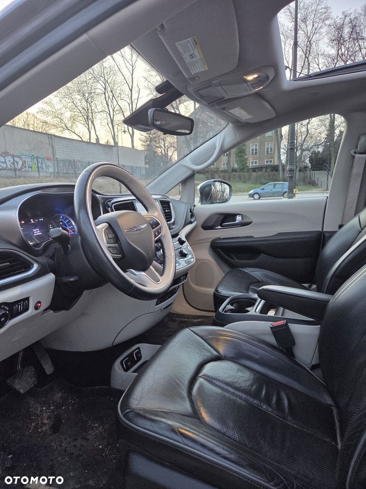 Chrysler Pacifica - 9