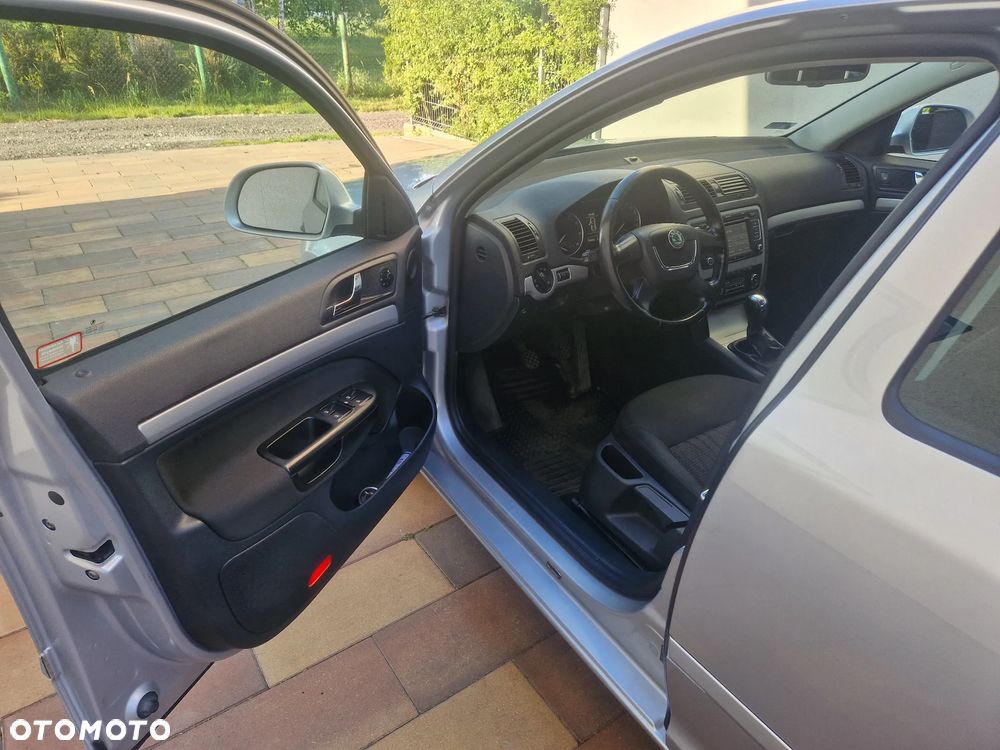 Skoda Octavia 1.6 Elegance - 16