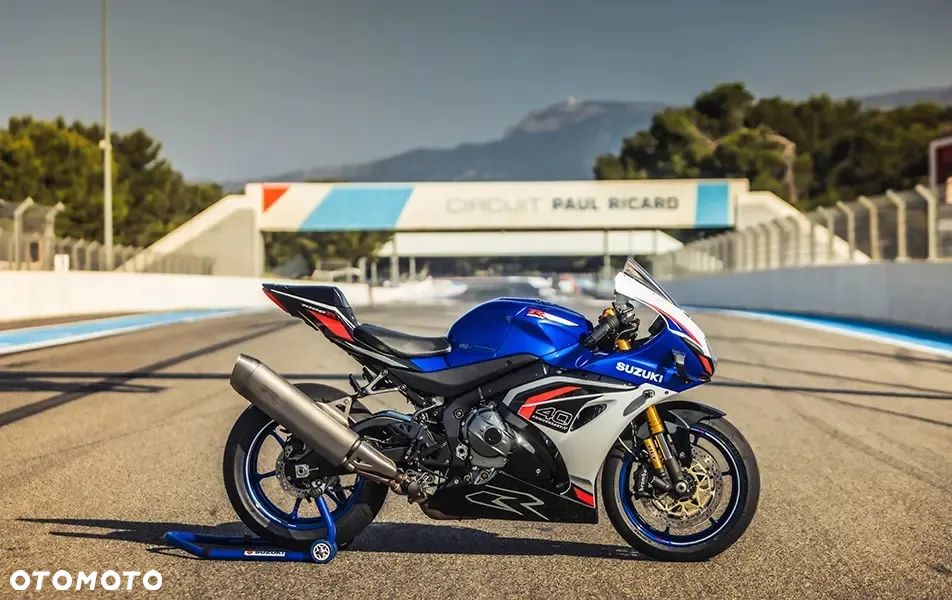 Suzuki GSX-R - 10