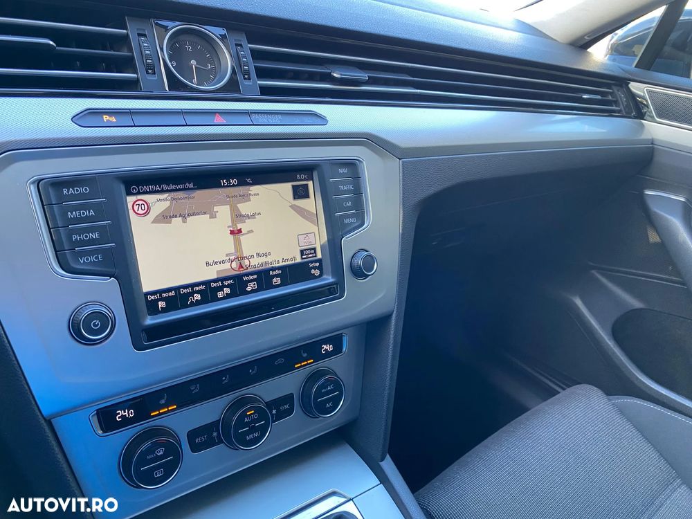 Volkswagen Passat - 8