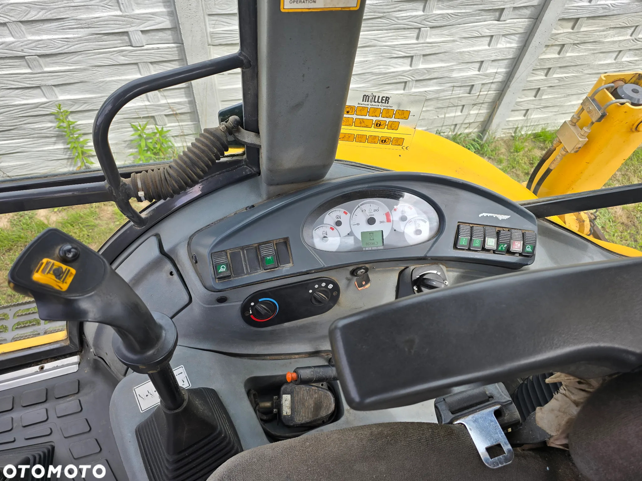 New Holland - 9