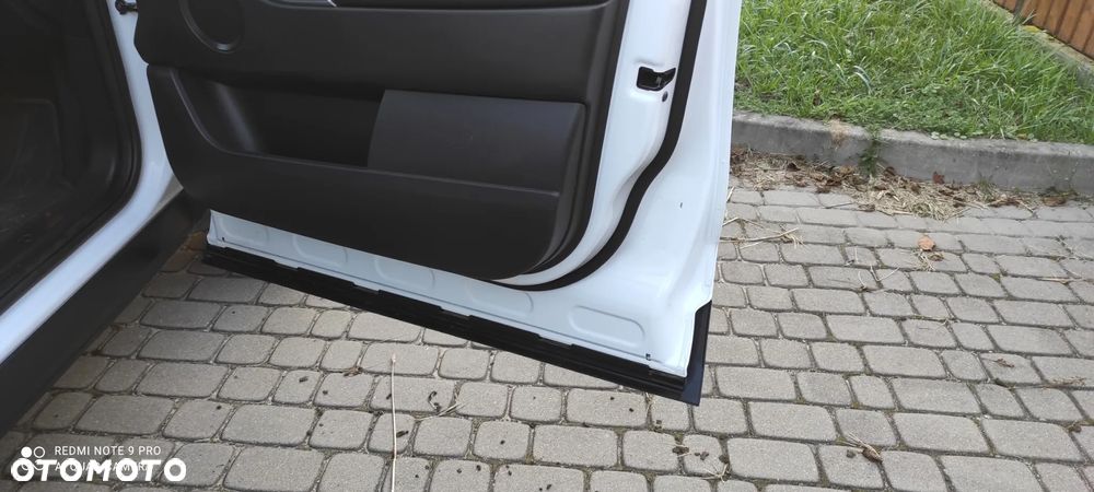 Land Rover Discovery Sport 2.0 TD4 HSE Luxury - 31