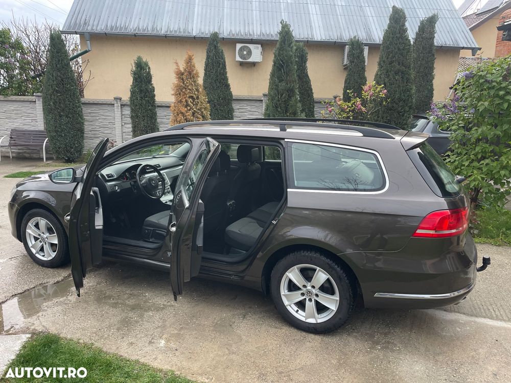 Volkswagen Passat - 12