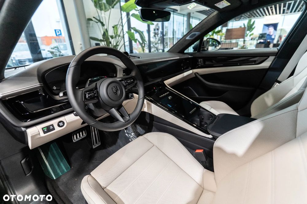 Porsche Panamera Turbo S E-Hybrid PHEV - 8