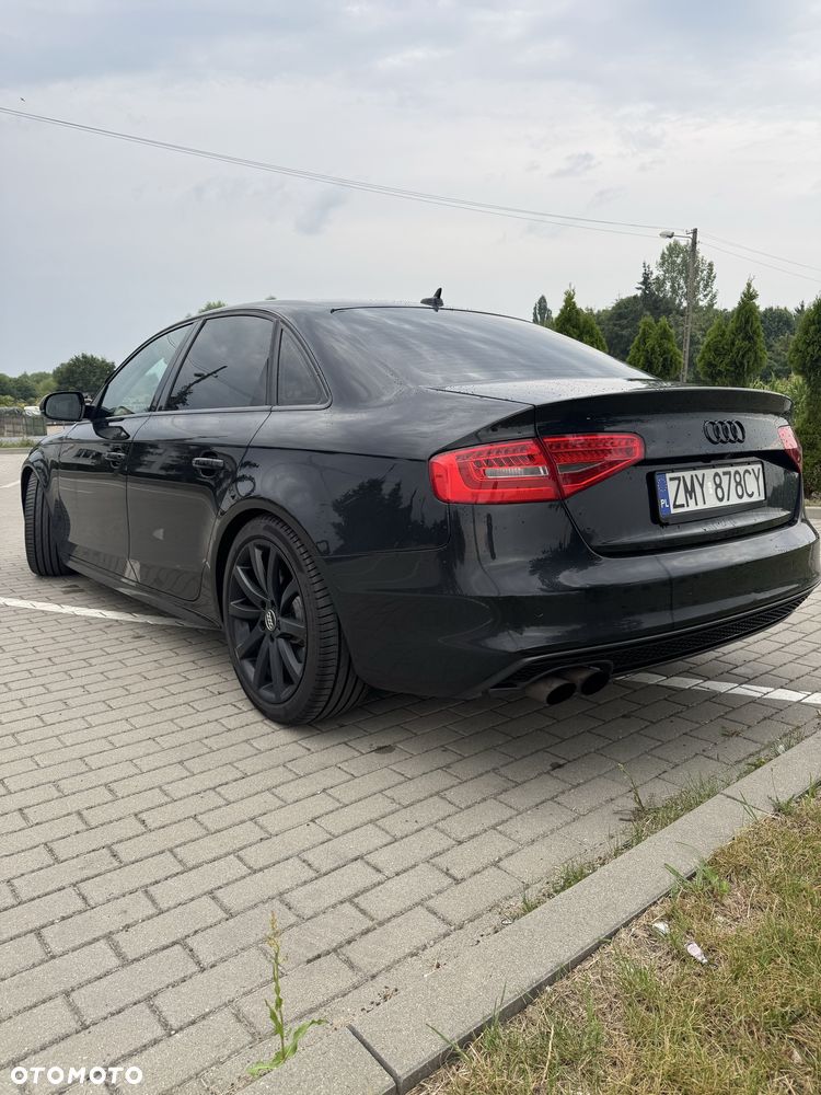 Audi A4 Limousine - 5