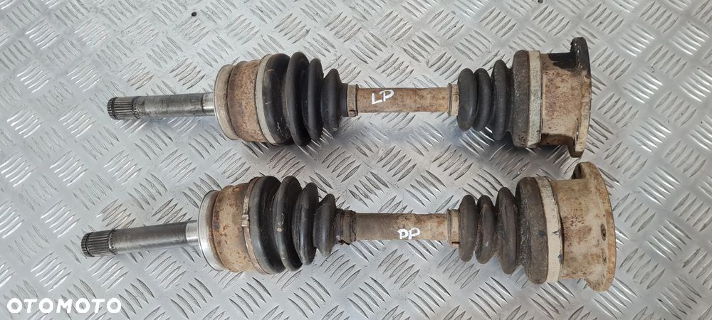 Nissan Terrano II Półoś Przód Przednia - 1