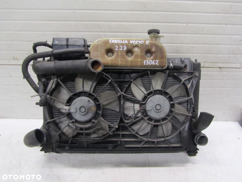 corolla verso II 2.2D komplet chłodnic-wentylatory - 1