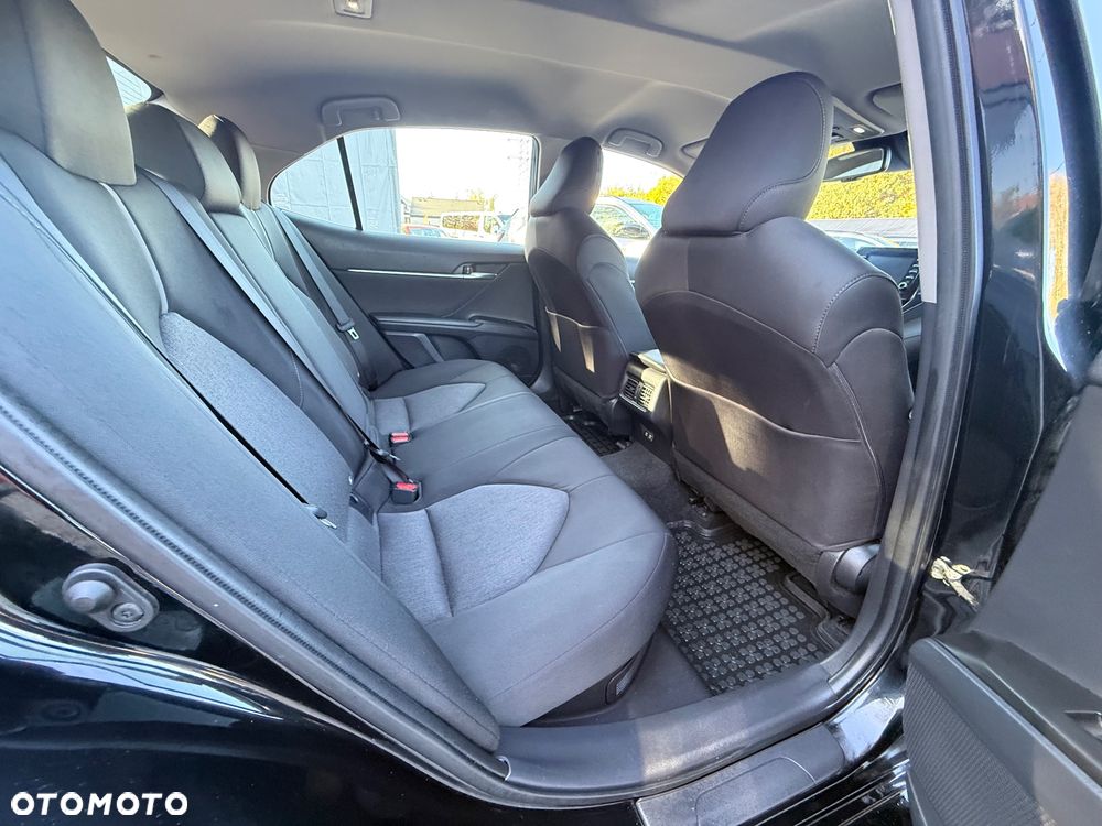 Toyota Camry 2.5 Hybrid Comfort CVT - 21