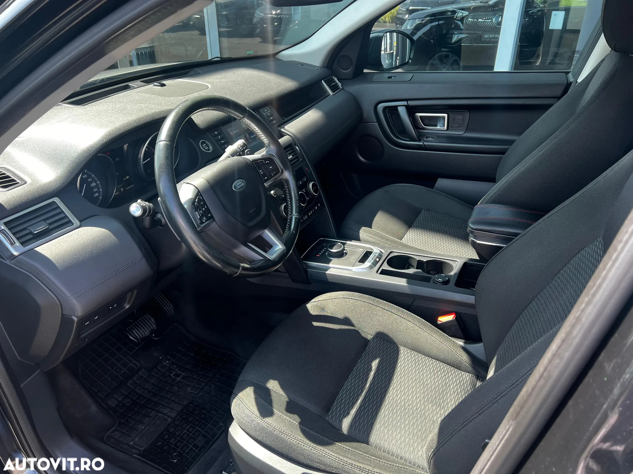 Land Rover Discovery Sport - 8