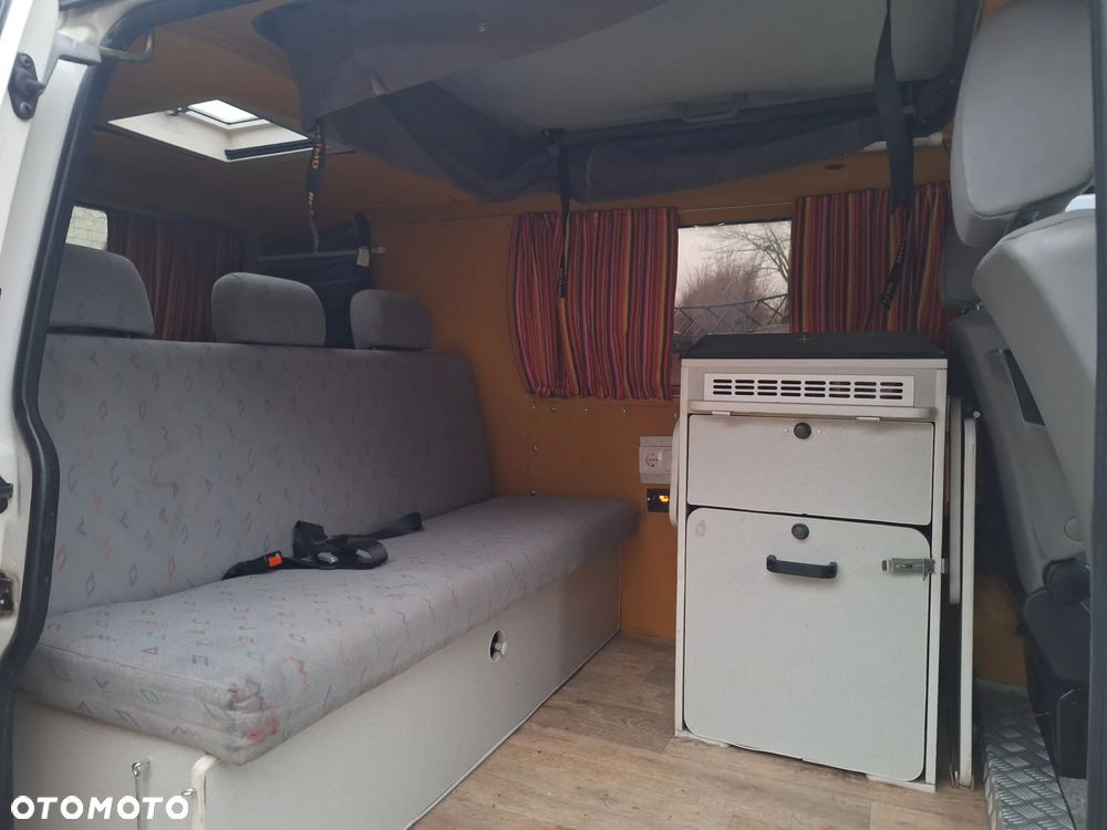 Volkswagen Transporter - 24