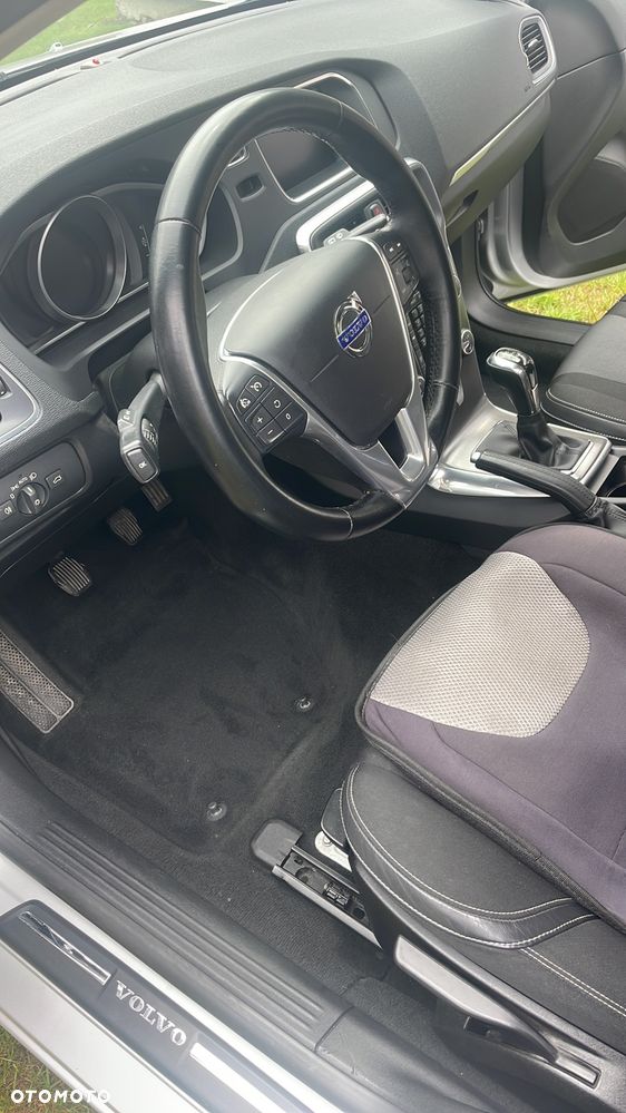 Volvo V40 D4 Drive-E Momentum - 16