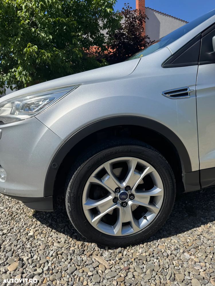 Ford Kuga 2.0 TDCi Powershift 4WD Titanium - 2