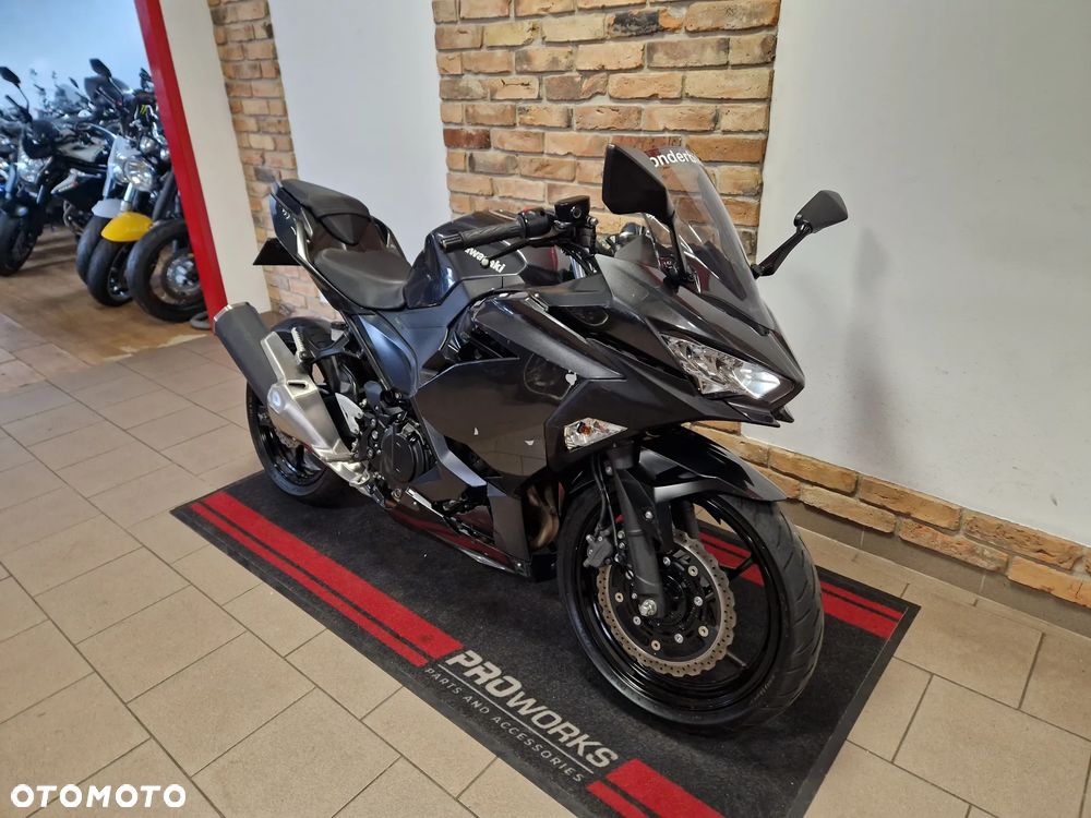 Kawasaki Ninja 400 - 9