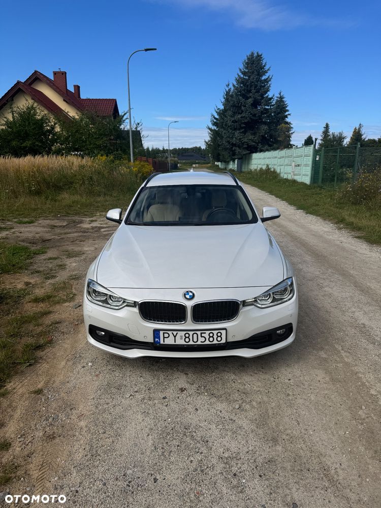 BMW 3 Series 2019 photo 2