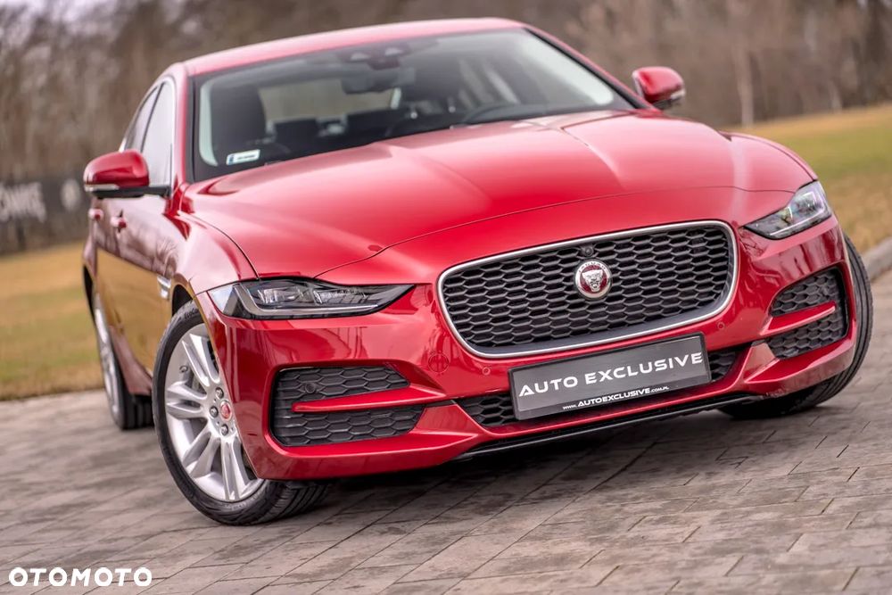 Jaguar XE 2.0 D180 HSE - 35