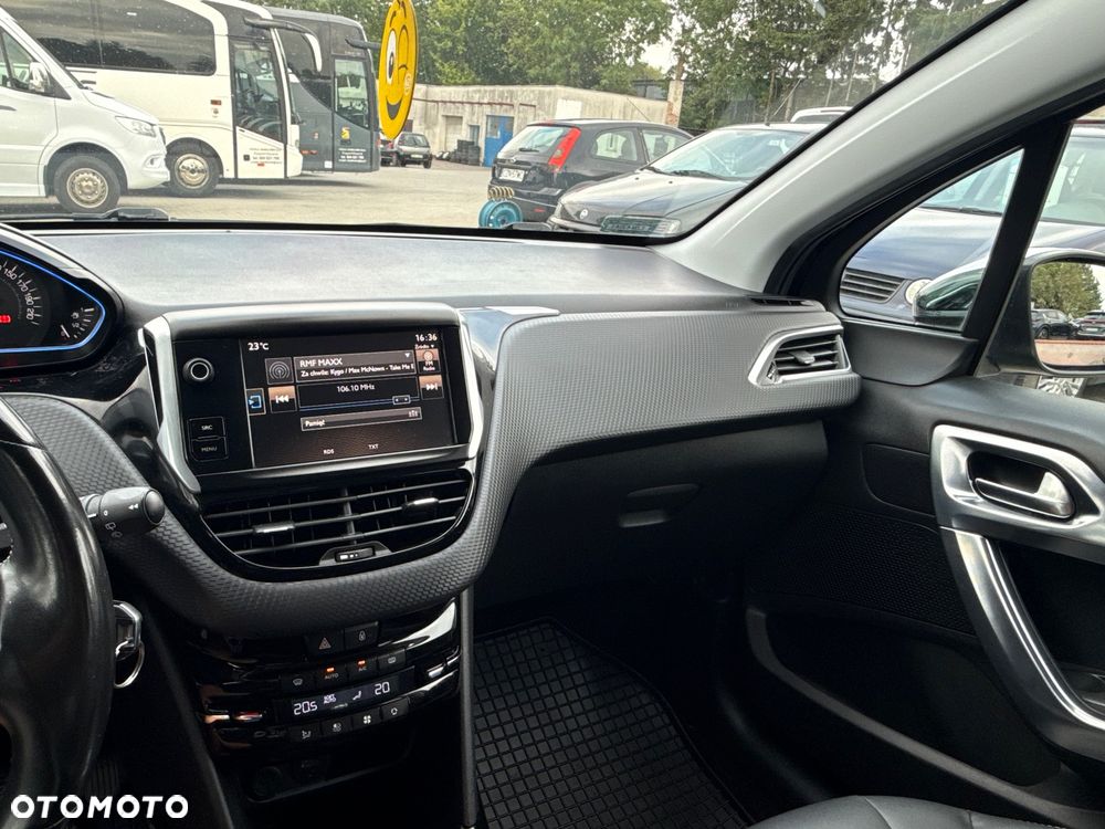 Peugeot 2008 1.6 BlueHDi Allure - 27