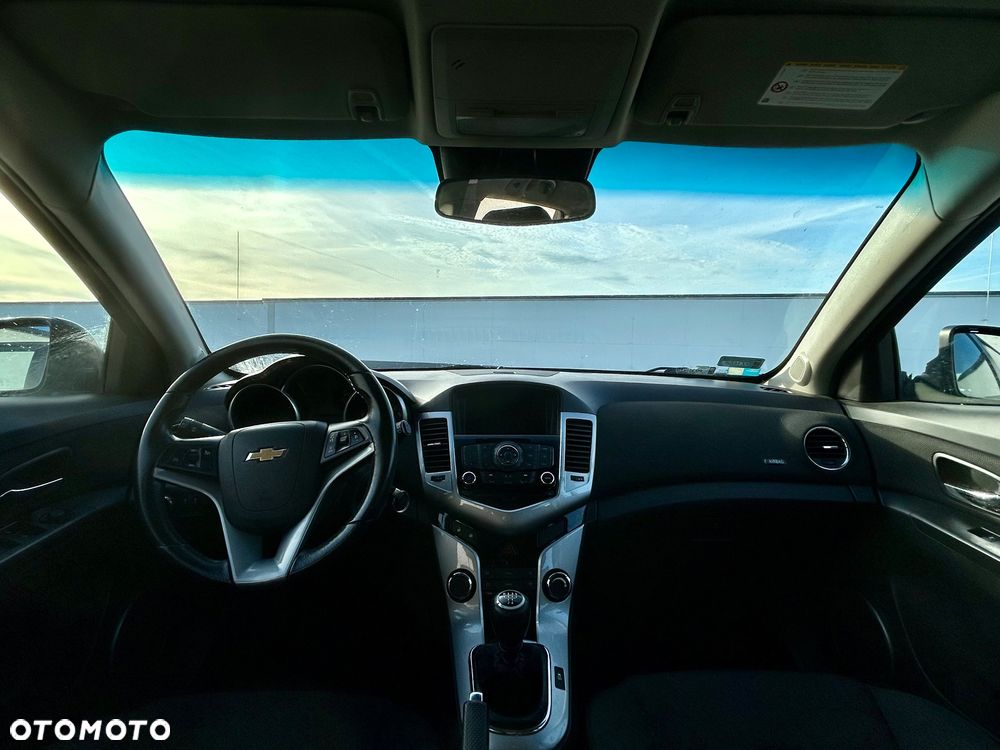 Chevrolet Cruze 1.8 LT - 25
