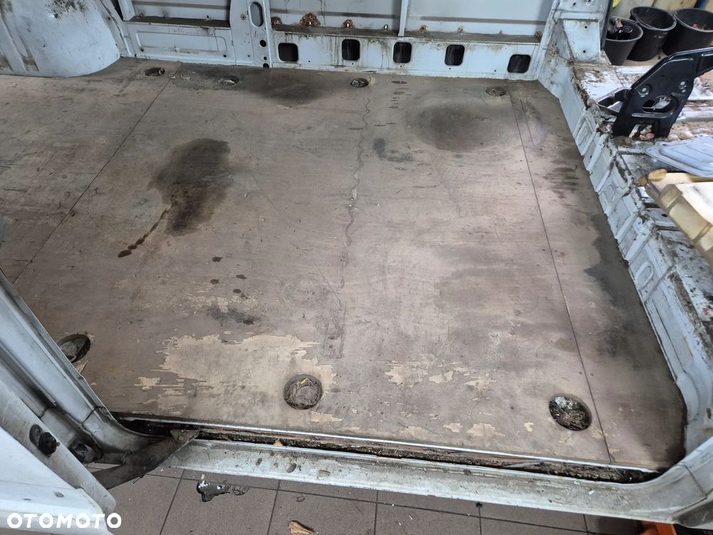 WYBITKA PAKI ZABUDOWA PODŁOGA L2 ŚREDNIAK MASTER II MOVANO A INTERSTAR 98-10r. - 4
