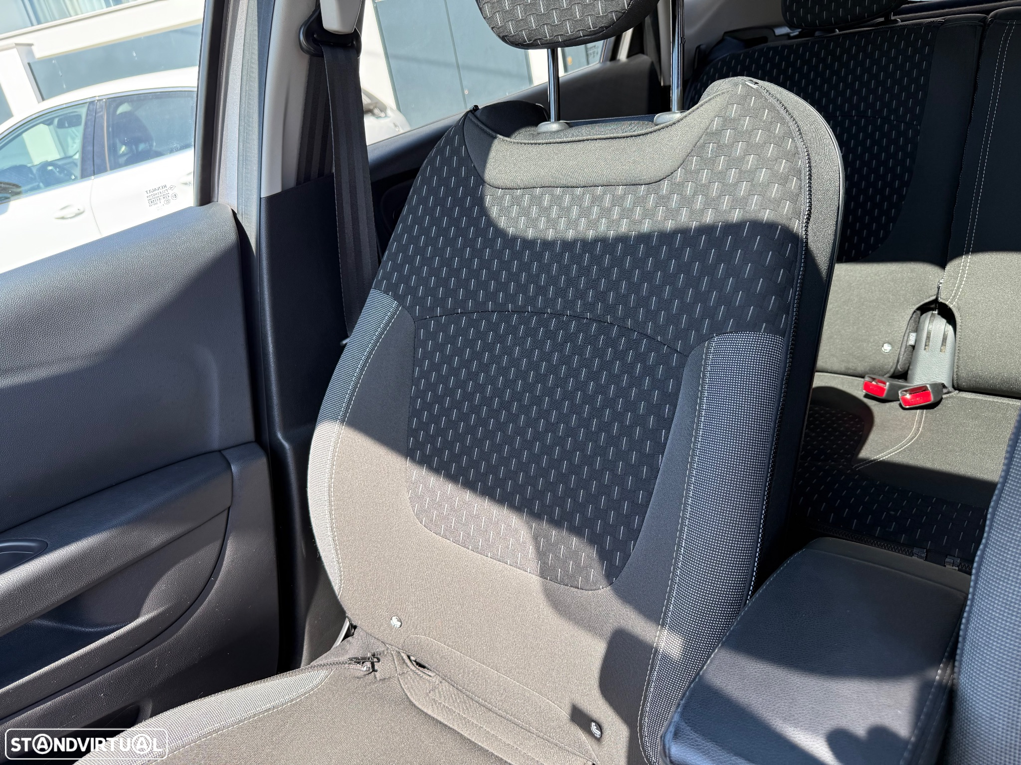 Renault Captur 1.2 TCe Exclusive - 19