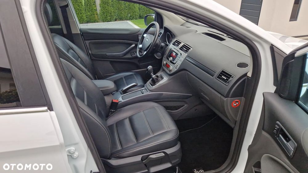 Ford Kuga 2.0 TDCi 2x4 Titanium - 8