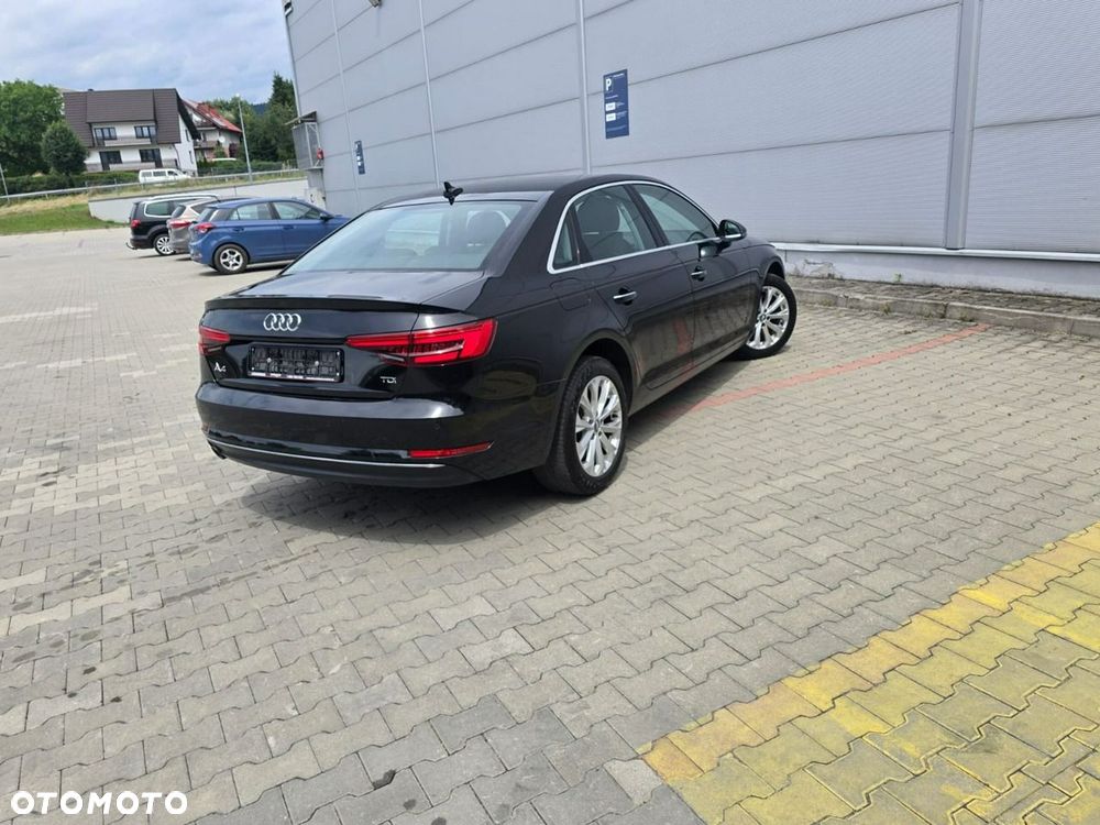 Audi A4 Limousine - 3