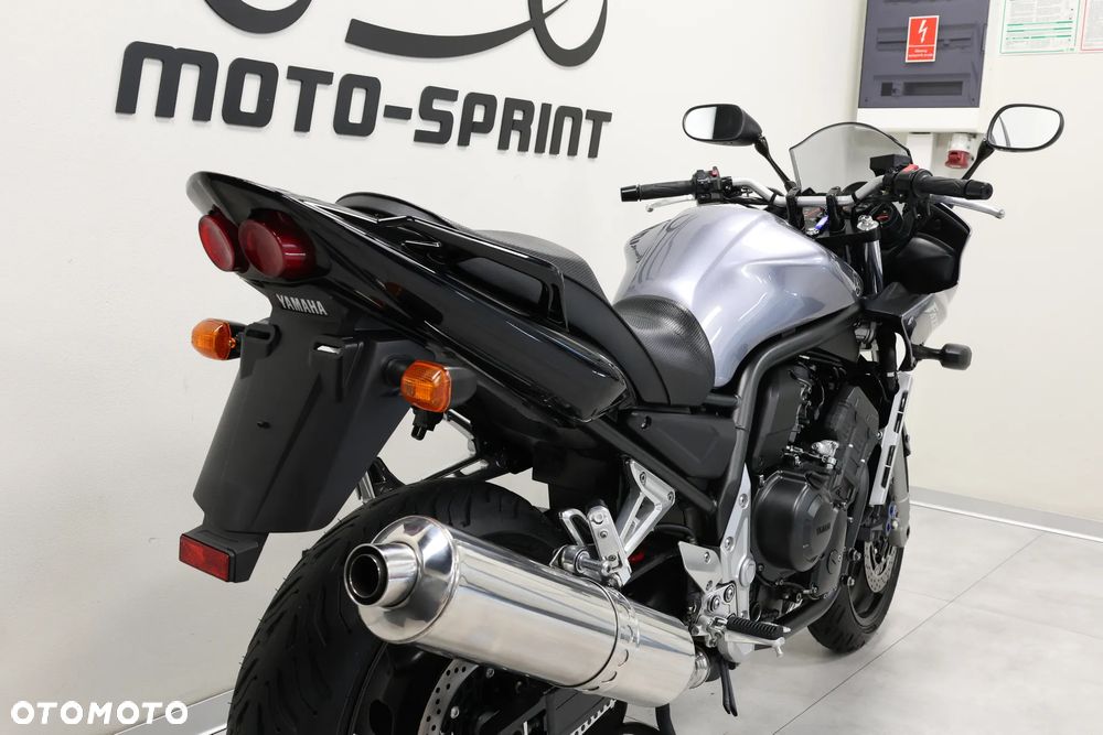 Yamaha FZS - 12